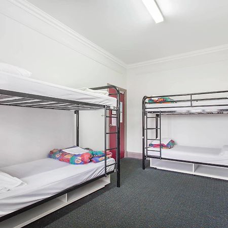 The Emperors Crown Hostel Перт Экстерьер фото