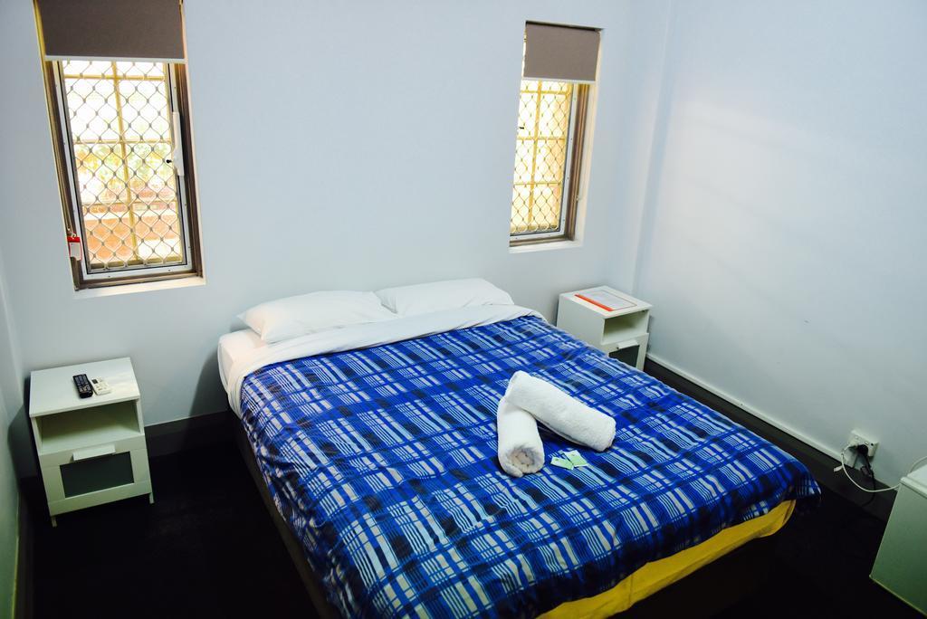 The Emperors Crown Hostel Перт Экстерьер фото